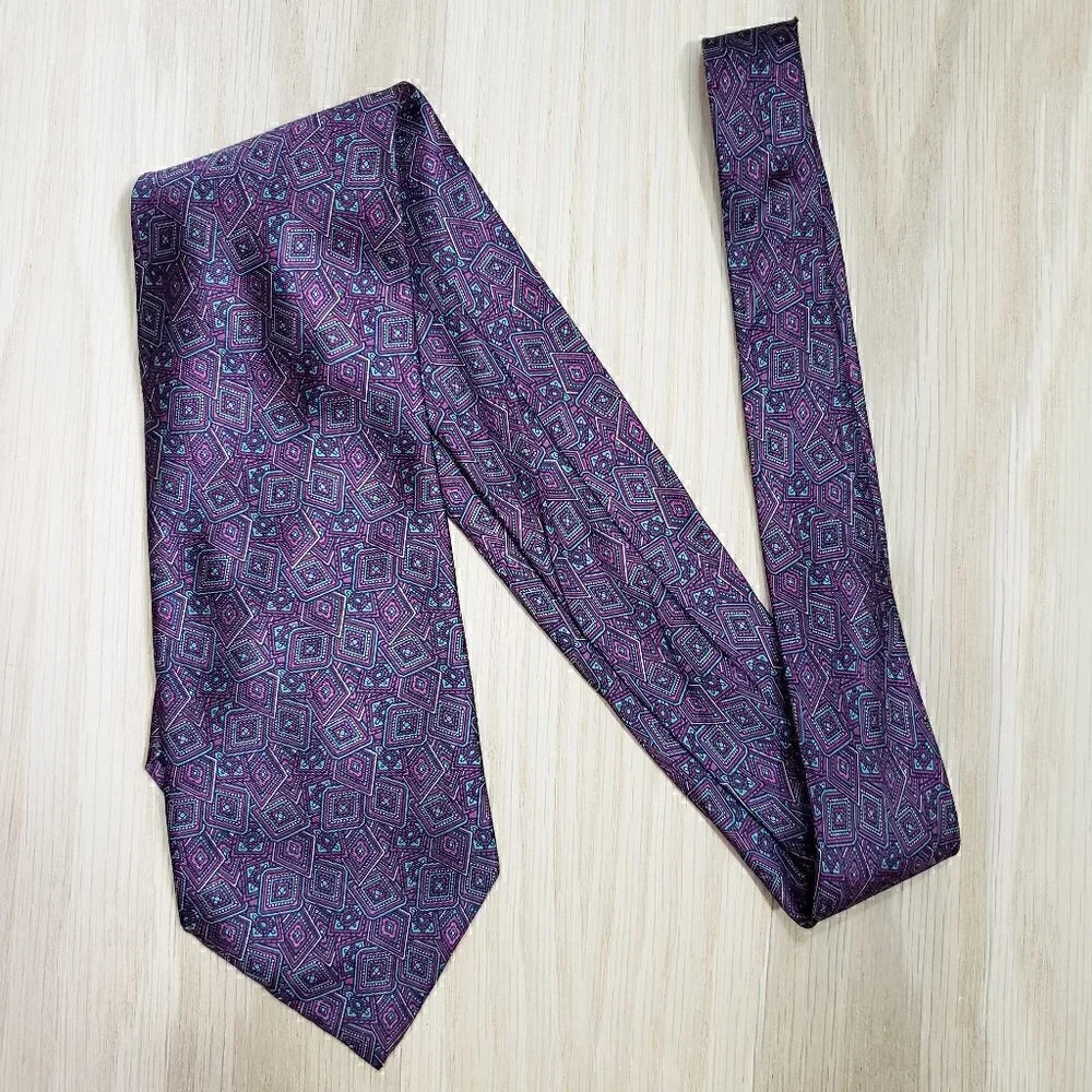 Vintage Hand Made In Italy 100% Silk Geometric Diamond Purple Teal Necktie OS